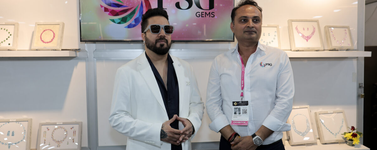 Mika Singh Visits PSG Gems at Bangkok